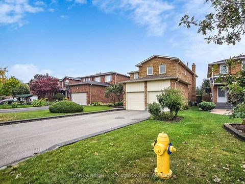 Photo 3 at 61 Sherbourne Drive, Maple, Vaughan