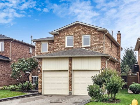 Photo 5 at 61 Sherbourne Drive, Maple, Vaughan
