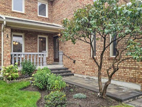 Photo 6 at 61 Sherbourne Drive, Maple, Vaughan
