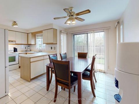 Photo 12 at 61 Sherbourne Drive, Maple, Vaughan