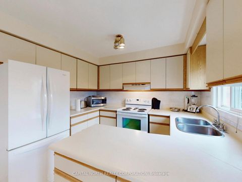 Photo 15 at 61 Sherbourne Drive, Maple, Vaughan