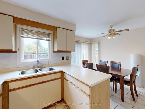 Photo 16 at 61 Sherbourne Drive, Maple, Vaughan