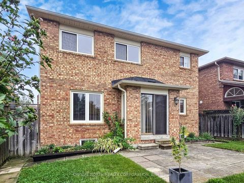 Photo 30 at 61 Sherbourne Drive, Maple, Vaughan