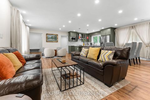 Photo 4 at 208 Glen Oak Drive, WO West, Oakville