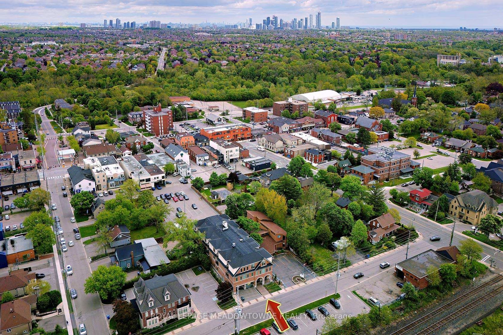 207 - 215 Broadway Street, Streetsville, Mississauga by Loree Meneguzzi Real Estate 207 - 215 Broadway Street, Streetsville, Mississauga
