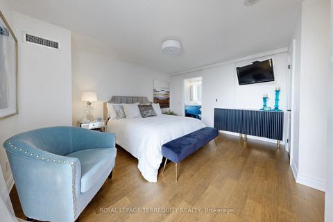 Photo 19 at LPH 1 - 2 Clairtrell Road, Willowdale East, Toronto