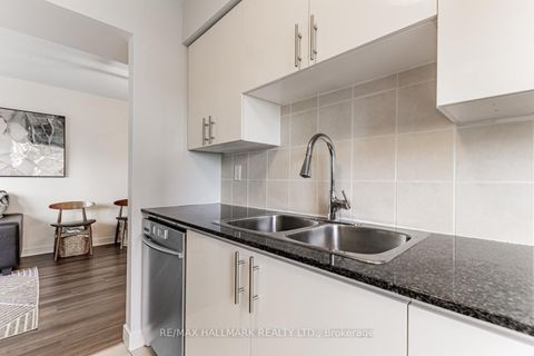 Photo 11 at 610 - 31 Bales Avenue, Willowdale East, Toronto