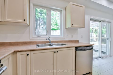 Photo 11 at 113 Livia Herman Way, East Bayfield, Barrie Photo 11 at 113 Livia Herman Way, East Bayfield, Barrie