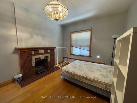 Photo 4 at 543 Crawford Street, Little Italy, Toronto