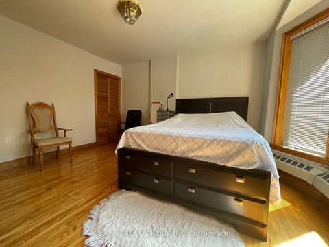 Photo 5 at 543 Crawford Street, Little Italy, Toronto
