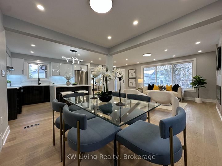 Photo 4 at 2531 Glengarry Road, Erindale, Mississauga