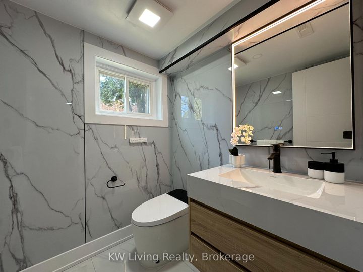 Photo 12 at 2531 Glengarry Road, Erindale, Mississauga