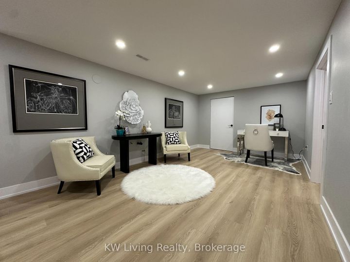 Photo 13 at 2531 Glengarry Road, Erindale, Mississauga