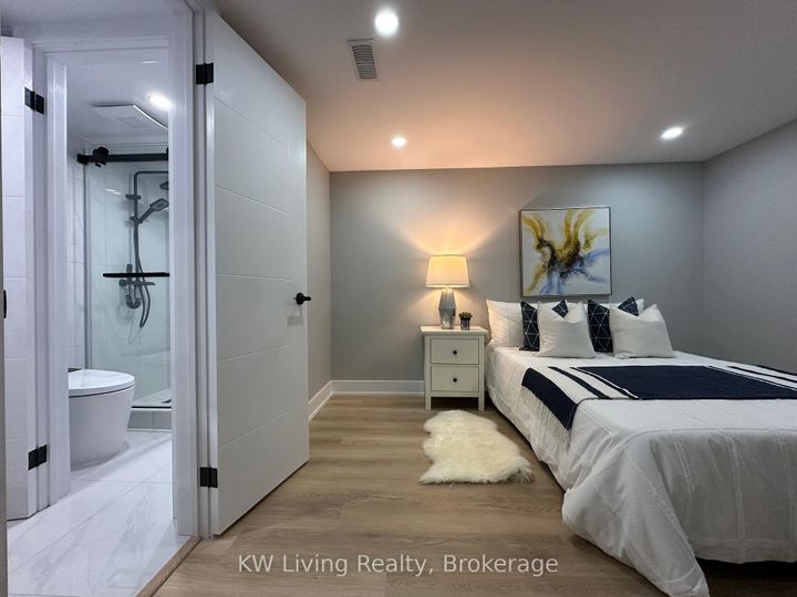 Photo 14 at 2531 Glengarry Road, Erindale, Mississauga