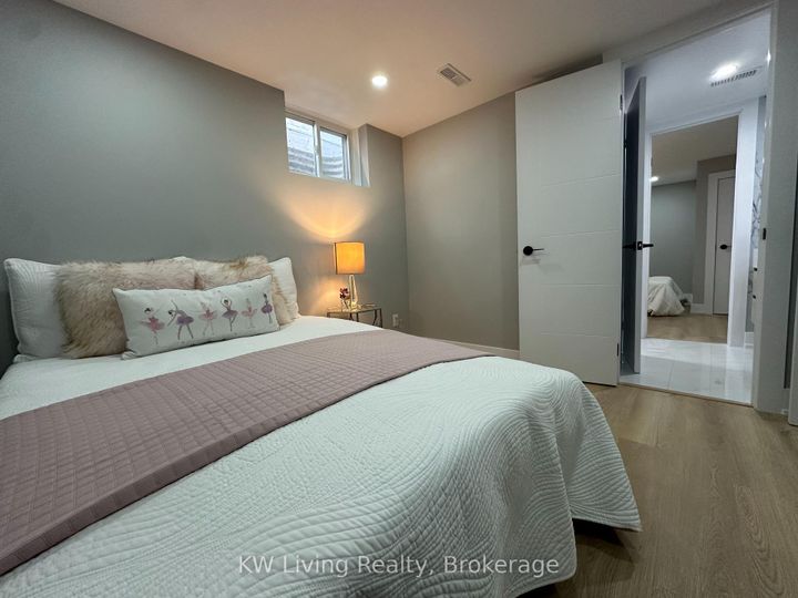 Photo 18 at 2531 Glengarry Road, Erindale, Mississauga
