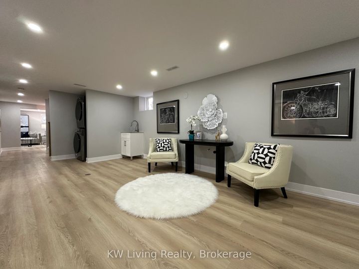 Photo 19 at 2531 Glengarry Road, Erindale, Mississauga