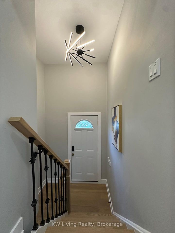 Photo 20 at 2531 Glengarry Road, Erindale, Mississauga