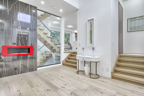 Photo 3 at 5 Hatton Court, Rosethorn, Toronto