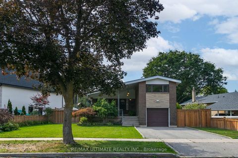 Photo 2 at 134 Verobeach Boulevard, Humbermede, Toronto