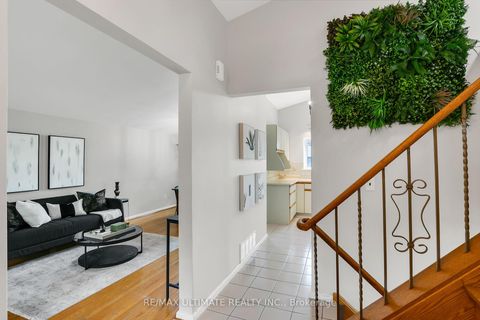 Photo 8 at 134 Verobeach Boulevard, Humbermede, Toronto