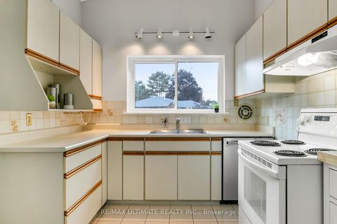 Photo 20 at 134 Verobeach Boulevard, Humbermede, Toronto