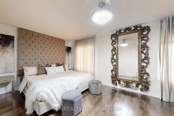 Photo 20 at 177 Bentoak Crescent, Patterson, Vaughan