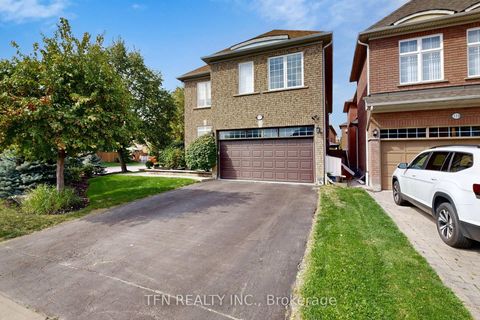 Photo 1 at 177 Bentoak Crescent, Patterson, Vaughan