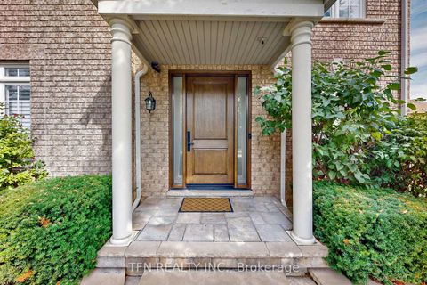 Photo 3 at 177 Bentoak Crescent, Patterson, Vaughan