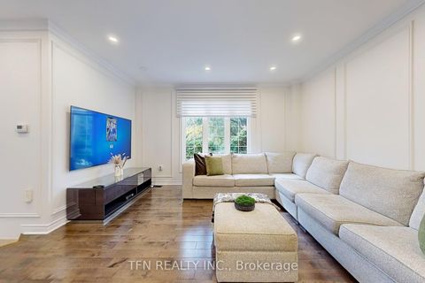 Photo 4 at 177 Bentoak Crescent, Patterson, Vaughan
