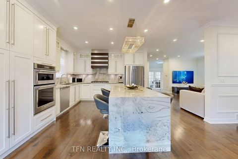 Photo 8 at 177 Bentoak Crescent, Patterson, Vaughan