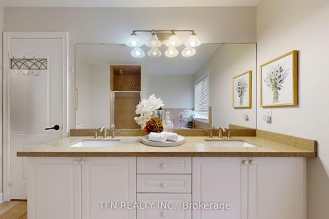 Photo 21 at 177 Bentoak Crescent, Patterson, Vaughan