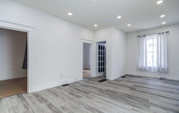 Photo 2 at 12 East 25th Street, Eastmount, Hamilton