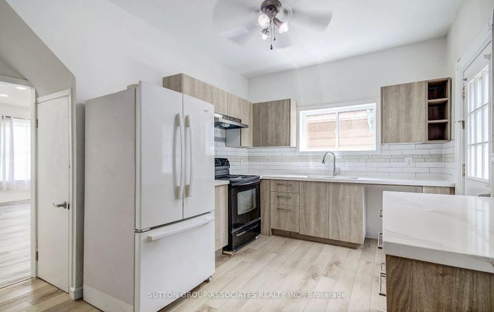 Photo 6 at 12 East 25th Street, Eastmount, Hamilton