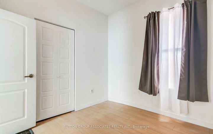 Photo 8 at 12 East 25th Street, Eastmount, Hamilton