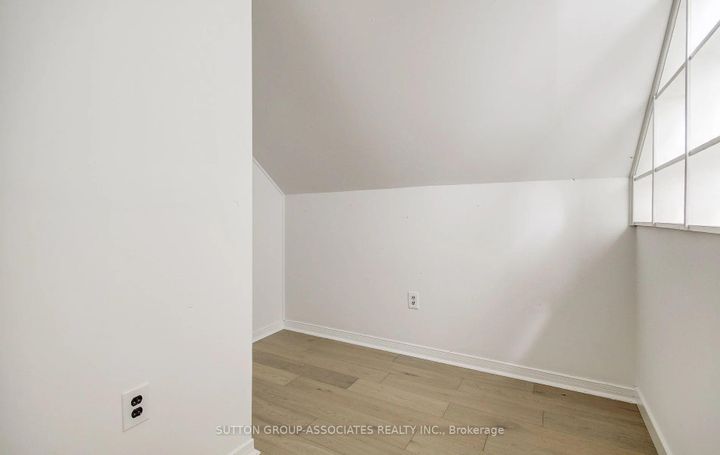 Photo 9 at 12 East 25th Street, Eastmount, Hamilton