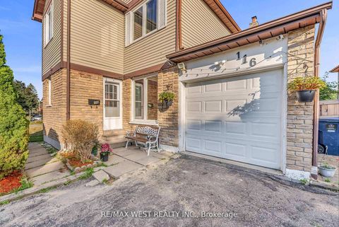 Photo 3 at 116 FAWCETT Trail, Malvern, Toronto