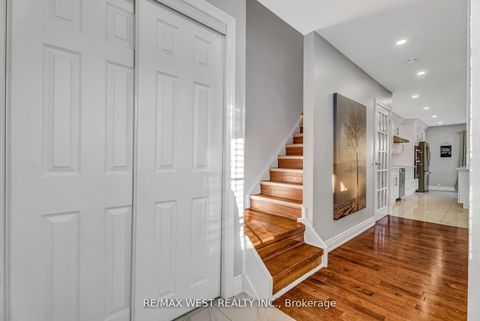 Photo 5 at 116 FAWCETT Trail, Malvern, Toronto