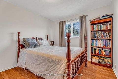 Photo 32 at 116 FAWCETT Trail, Malvern, Toronto