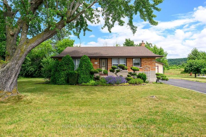 Photo 1 at 220 Winona Road, Winona, Hamilton