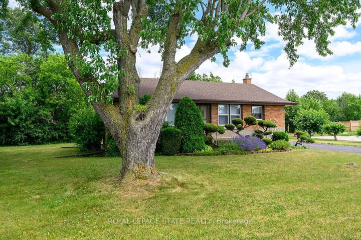 Photo 2 at 220 Winona Road, Winona, Hamilton