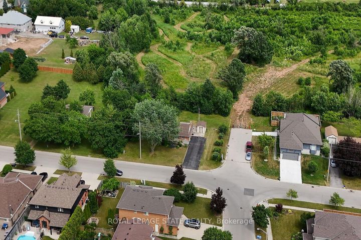 Photo 4 at 220 Winona Road, Winona, Hamilton