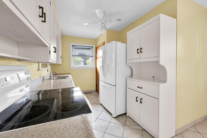 Photo 8 at 220 Winona Road, Winona, Hamilton