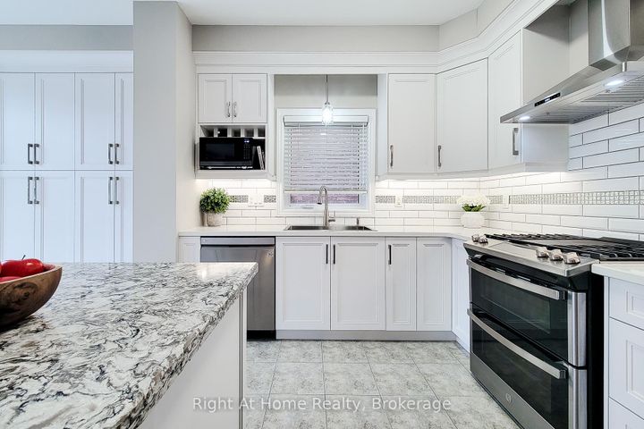 Photo 10 at 123 Vinton Road, Ancaster, Hamilton