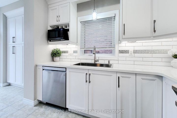 Photo 13 at 123 Vinton Road, Ancaster, Hamilton