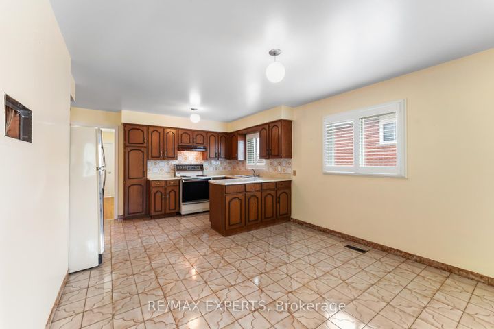 Photo 10 at 179 Dolores Road, Jane Heights, Toronto