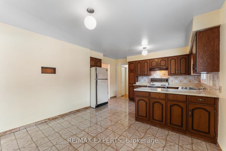 Photo 11 at 179 Dolores Road, Jane Heights, Toronto