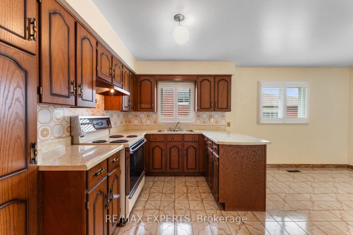 Photo 14 at 179 Dolores Road, Jane Heights, Toronto