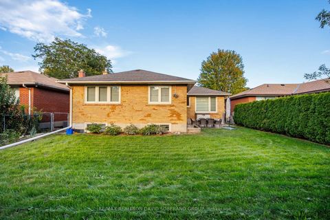 Photo 35 at 122 Collinson Boulevard, Clanton Park, Toronto