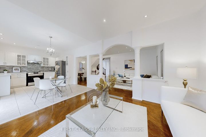 Photo 9 at 79 Carnoustie Crescent, Jefferson, Richmond Hill