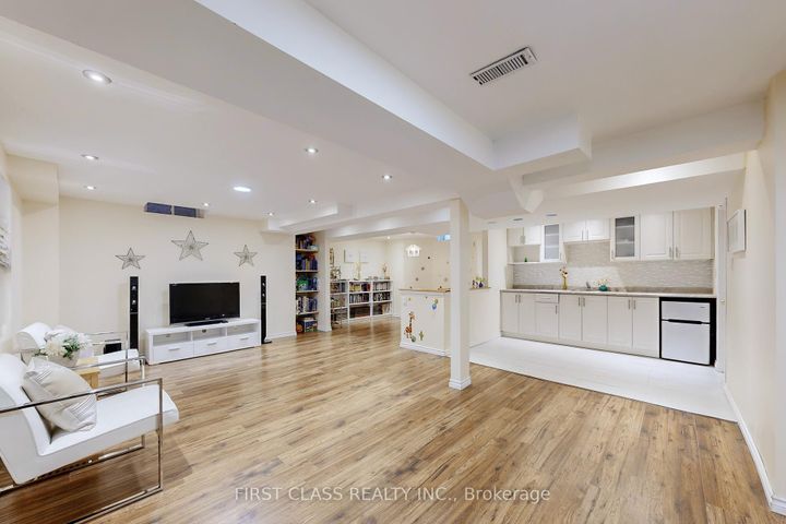Photo 27 at 79 Carnoustie Crescent, Jefferson, Richmond Hill